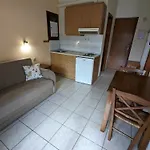 Pagaseon Rooms And Apartments