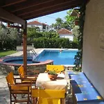 Pagaseon Rooms And Apartments 4*