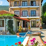 Pagaseon Rooms And Apartments