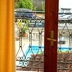 Pagaseon Rooms And Apartments