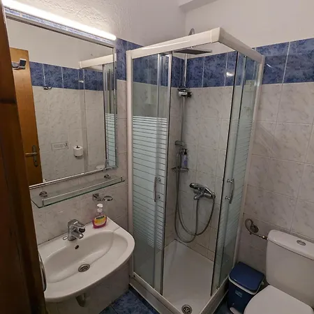 Pagaseon Rooms And Apartments