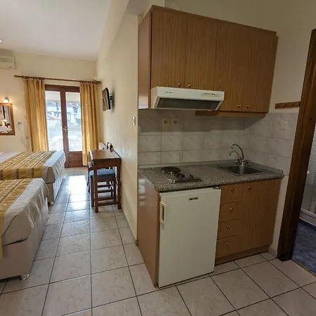 Pagaseon Rooms And Apartments