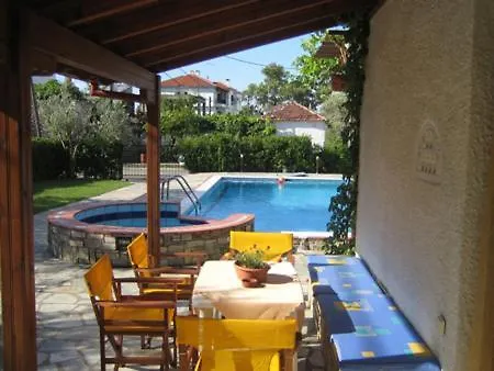 Pagaseon Rooms And Apartments 4*