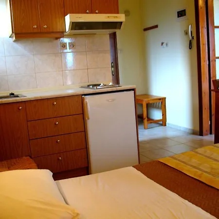 Aparthotel Pagaseon Rooms And Apartments