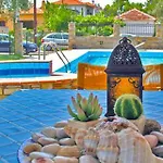 Aparthotel Pagaseon And