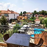 Aparthotel Pagaseon And 4*