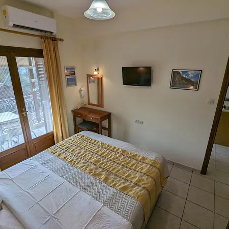 Pagaseon And Kalá Nerá