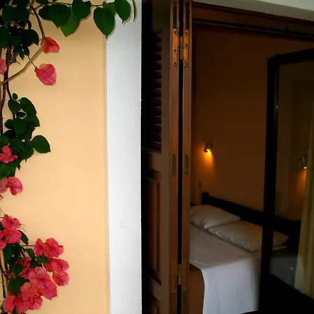 Pagaseon And Apartmanhotel