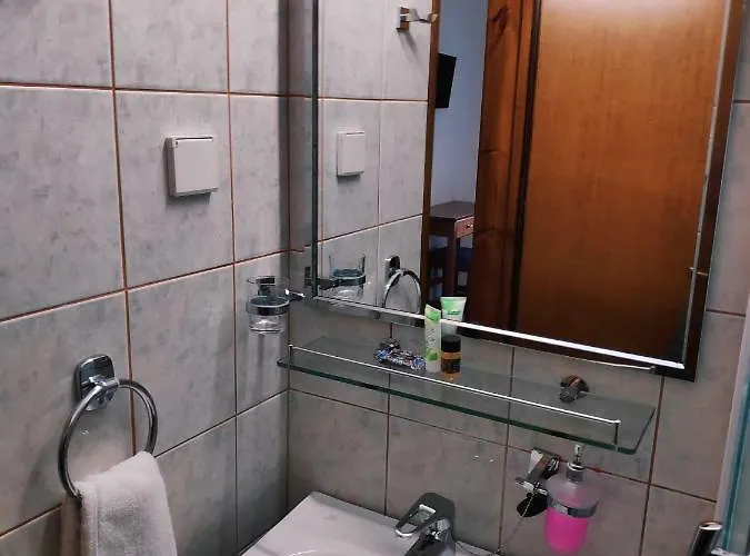 Pagaseon Rooms And Apartments