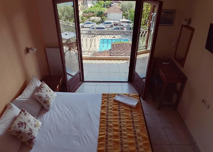 Pagaseon Rooms And Apartments